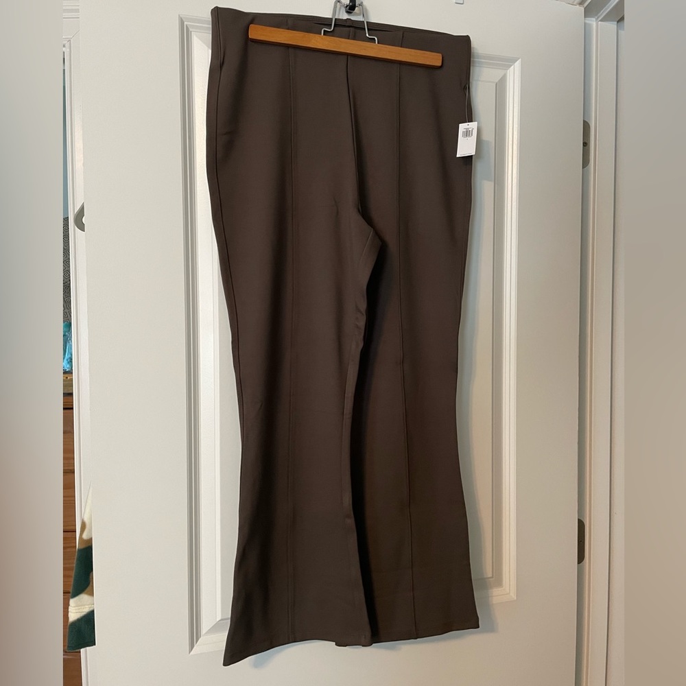 NWT Old Navy Stevie Flare Pant -L